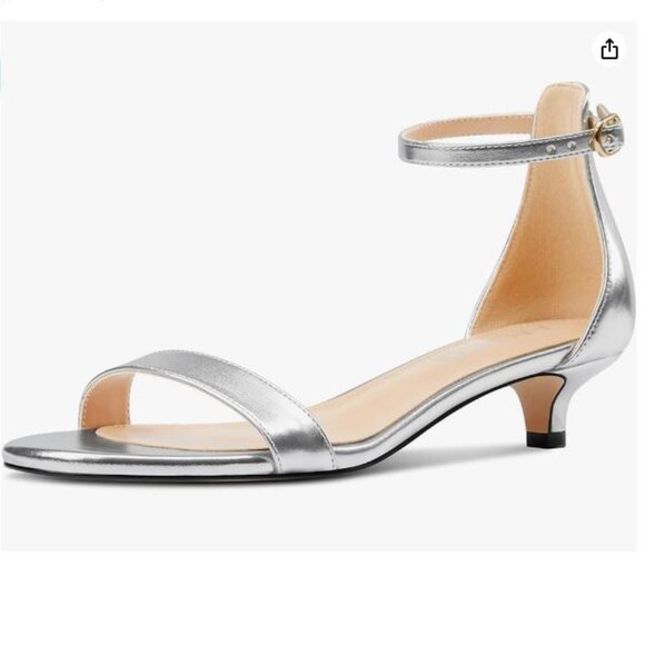 Like-New Silver 1.5" Kitten Heel Ankle Strap Dressy Sandal Shoe Metallic size 8 - Picture 1 of 4